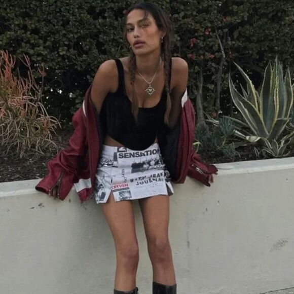 With Jéan Cindy Velvet Corset - Picture 3 of 8